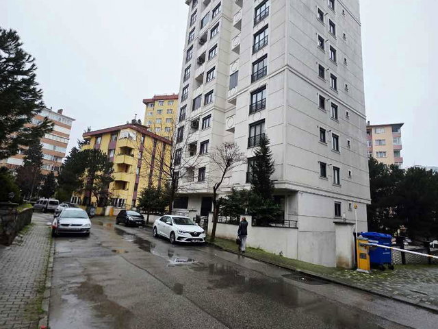 BOSTANCI'NIN MERKEZİ NOKTASINDA KAPALI MUTFAK 2+1 SATILIK DAİRE
