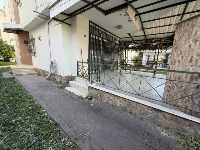 KUŞADASI AVM YANI ADA YAKASI SİTESİNDE EŞYALI KİRALIK VİLLA