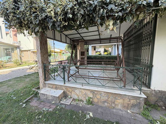 KUŞADASI AVM YANI ADA YAKASI SİTESİNDE EŞYALI KİRALIK VİLLA