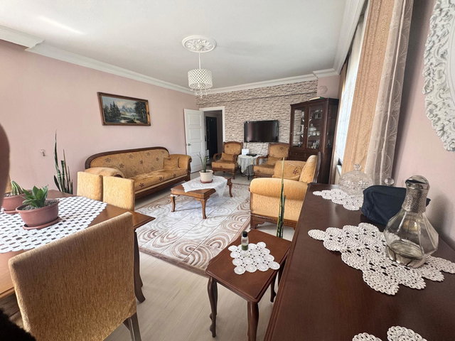 SARIYER MADEN GENIŞ VE FERAH SATILIK 4+1 DAIRE