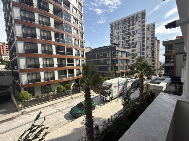 KÜÇÜKÇEKMECE BLUE GARDEN 2 SİTESİNDE SIFIR 2+1 SATILIK DAİRE