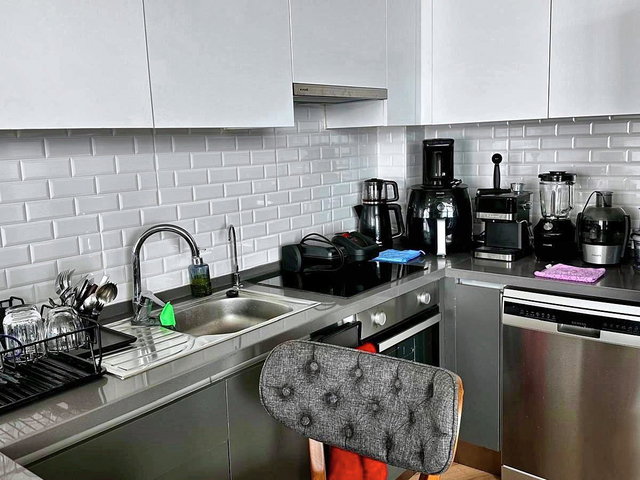 MODDA BULVAR 19. KAT MANZARALI FULL EŞYALI KIRACILI 2+1