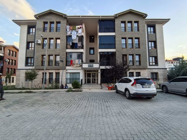 RE/MAX DEĞİŞİM’DEN ÇATALÇEŞME TOKİ 3. ETAP’TA 3+1 KİRALIK DAİRE  FERAH, AYDINLIK, ASANSÖRLÜ VE SİTE