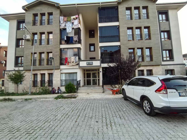 RE/MAX DEĞİŞİM’DEN ÇATALÇEŞME TOKİ 3. ETAP’TA 3+1 KİRALIK DAİRE  FERAH, AYDINLIK, ASANSÖRLÜ VE SİTE