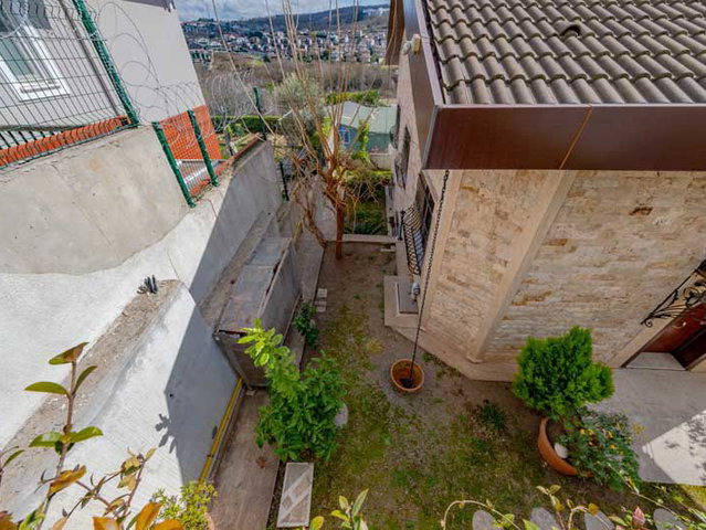 ZEKERİYAKÖY'DE ÖZEL YAPIM SATILIK MÜSTAKİL İKİZ VİLLA