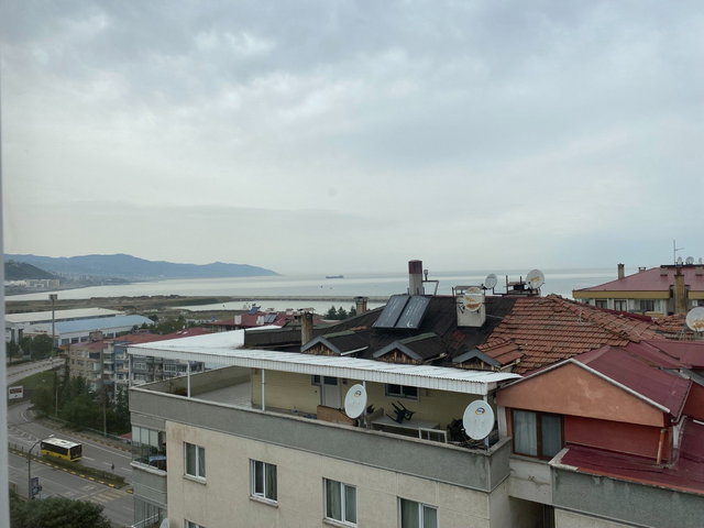 BEŞİRLİ MAHALLESİNDE DENİZ MANZARALI KİRALIK 3+1 DAİRE
