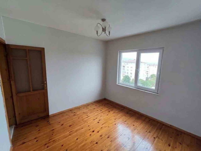 YENIŞEHIR DE ARAKAT, MANZARALI, GÜZEL KONUMLU SATILIK DAIRE