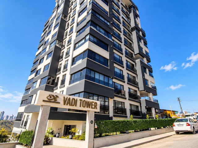 EGE MAH. VADİ TOWER'DA ÖNÜ AÇIK VADİ MANZARALI, GENİŞ TERASLI 3+1