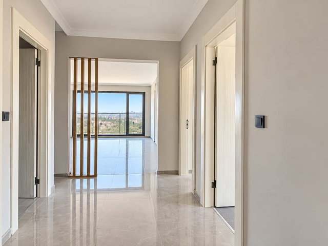 EGE MAH. VADİ TOWER'DA ÖNÜ AÇIK VADİ MANZARALI, GENİŞ TERASLI 3+1