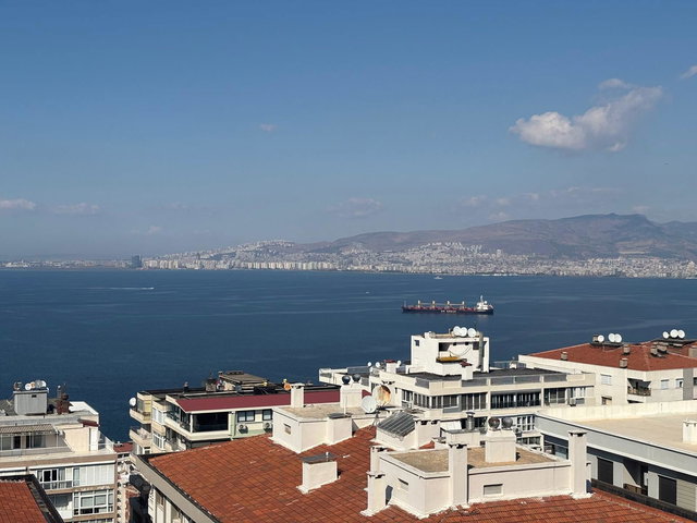 50 BASIN SİTESİ’NDE FUL DENİZ MANZARALI, TADİLATLI 4+1 SATILIK DAİRE