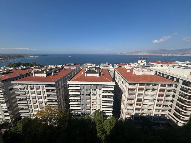 50 BASIN SİTESİ’NDE FUL DENİZ MANZARALI, TADİLATLI 4+1 SATILIK DAİRE