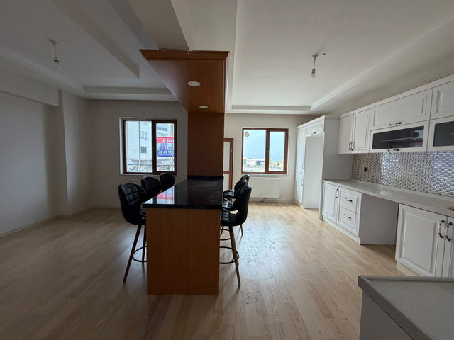 REMAX İLKE'DEN YILDIZKENT ŞEHİR HAST. KARŞISI 4+1 KİRALIK DAİRE