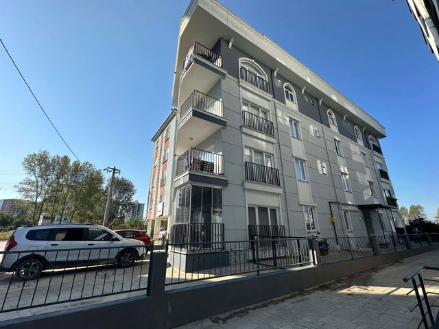 CUMHURİYET MAHALLESİ’NDE MODERN TASARIMLI, GENİŞ TERASLI 170 M² ÇATI DUBLEKSİ