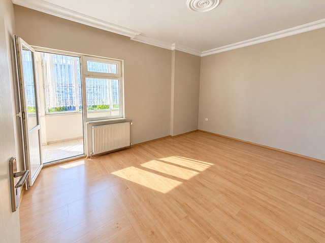 BEYLİKDÜZÜ BARIŞ MAHALLESİ METROBÜSE YAKIN 3+1 KİRALIK DAİRE