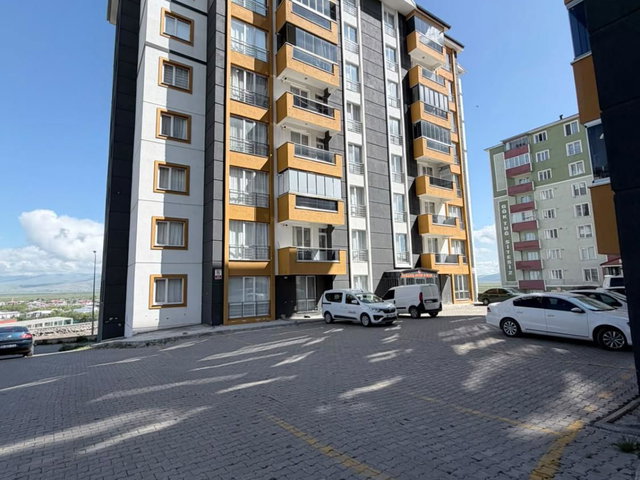 REMAX İLKE'DEN HİLALKENT'TE 3+1 SATILIK DAİRE
