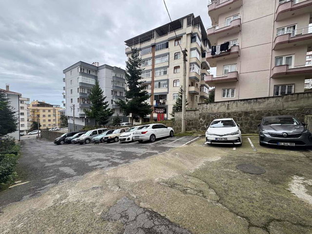 BEŞIRLI ÖZLEM SITESI MERKEZI KONUM 3+1 SATILIK DAIRE