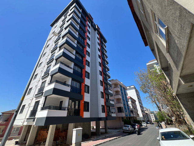 ÇEKMEKÖY CUMHURİYET MAHALLESİ SIFIR 2+1 ARA KAT DAİRE