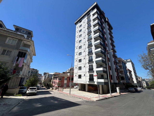 ÇEKMEKÖY CUMHURİYET MAHALLESİ SIFIR 2+1 ARA KAT DAİRE