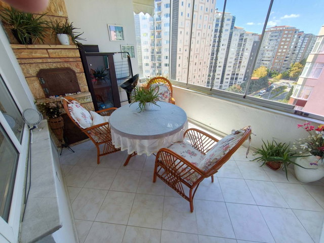 METROBÜSE YÜRÜME MESAFESİNDE, GENİŞ 3+1 SATILIK DAİRE