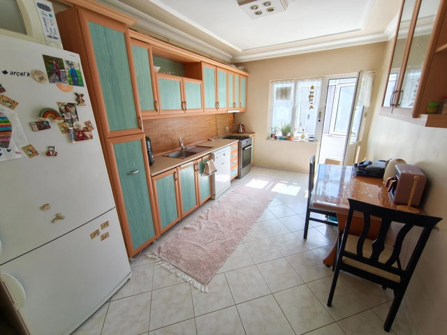 METROBÜSE YÜRÜME MESAFESİNDE, GENİŞ 3+1 SATILIK DAİRE