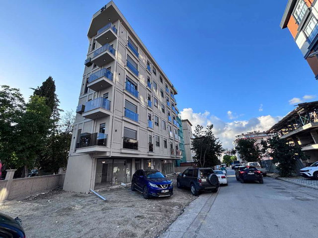 OTOMATİK PANJURLU YERDEN ISITMALI CADDE ÜZERİ SIFIR SATILIK 2+1 DAİRE