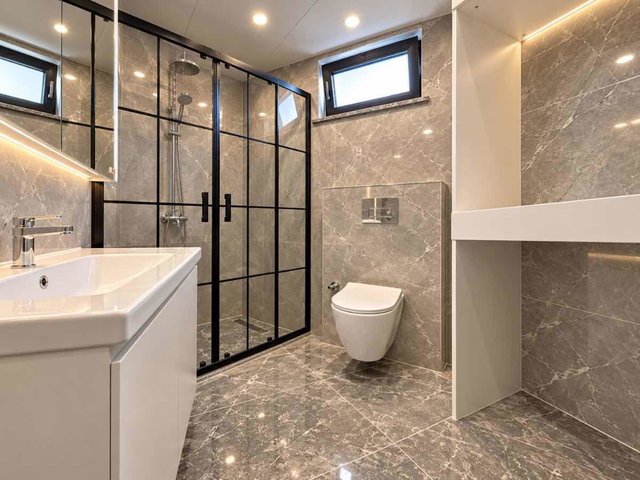 OTOMATİK PANJURLU YERDEN ISITMALI CADDE ÜZERİ SIFIR SATILIK 2+1 DAİRE