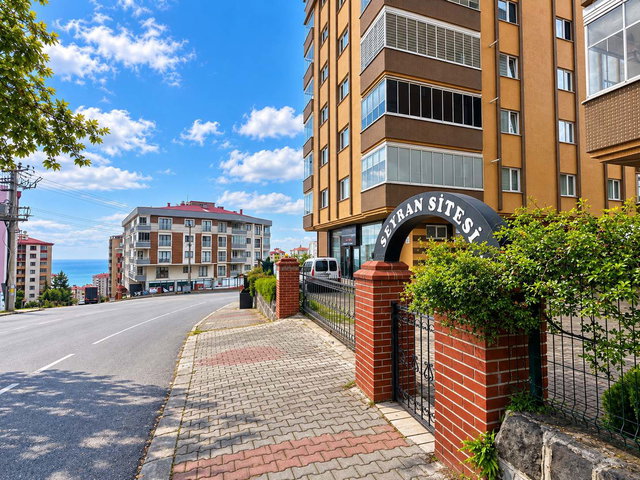 SEYRAN SİTESİ CADDE ÜZERİNDE, DENİZ MANZARALI, YENİLENMİŞ 3+1