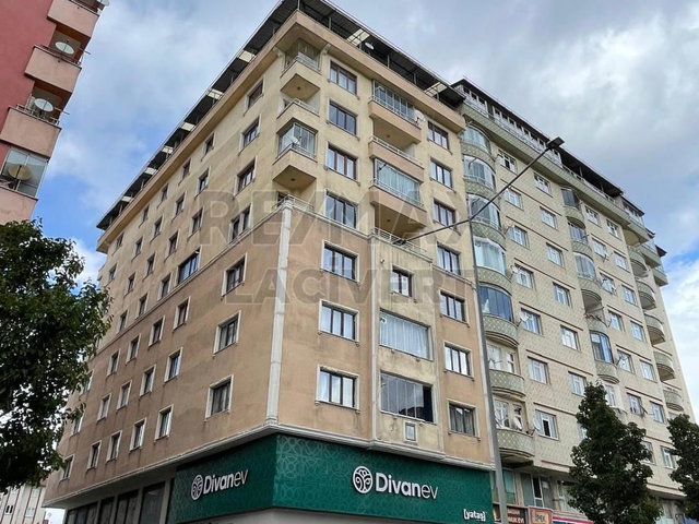 RE/MAX LACİVERT'TEN YONCALIK'TA KİRALIK 2+1 DAİRE