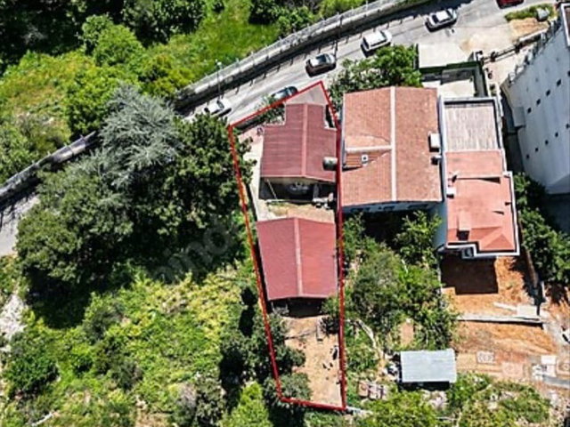 YAKACIK DENİZ MANZARALI MÜSTAKİL ARSA DA BAĞIMSIZ 2 ADET EV
