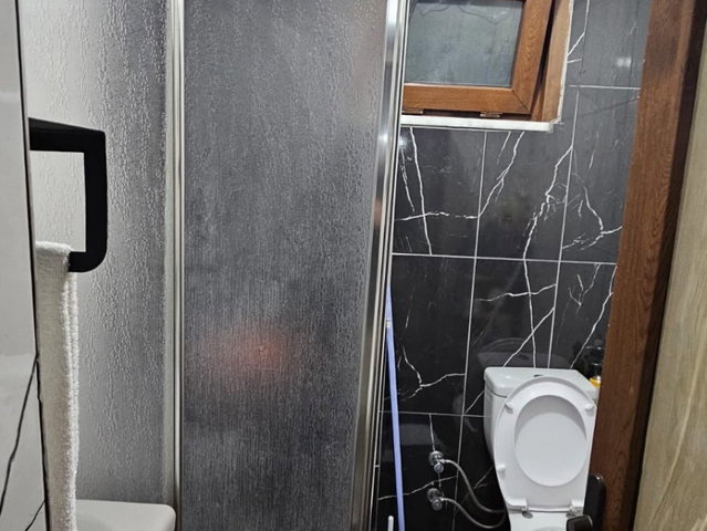 YAKACIK DENİZ MANZARALI MÜSTAKİL ARSA DA BAĞIMSIZ 2 ADET EV