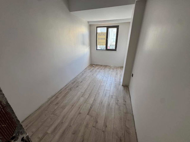 ÇEKMEKÖY MERKEZ MAHALLESİNDE ŞİLE YOLUNA YAKIN SIFIR GENİŞ 2+1
