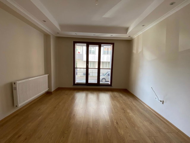 ÇEKMEKÖY ÇAMLIK ’TA METROYA YAKIN KİRALIK 2+1 DAİRE