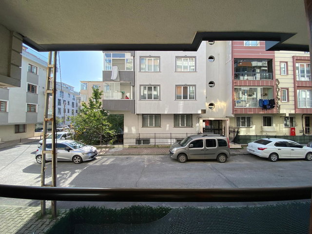 ÇEKMEKÖY ÇAMLIK ’TA METROYA YAKIN KİRALIK 2+1 DAİRE