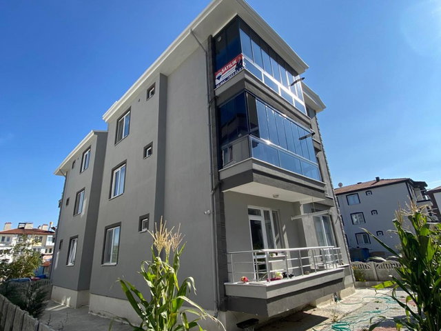 *MAREŞAL F.Ç. ŞUHUT YOLU SATILIK 2+1 AYRI MUTFAK FIRSAT DAİRE*