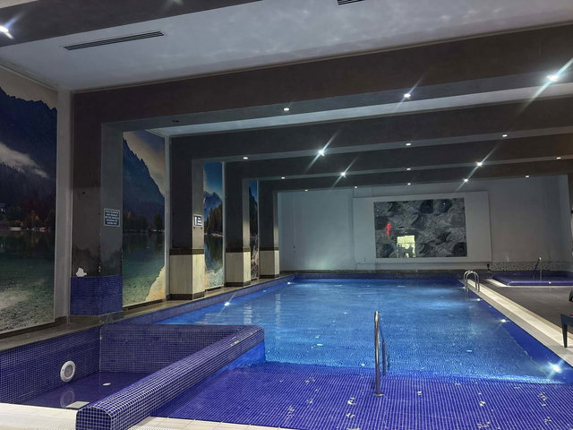 3.İSTANBUL HASBAHÇE EVLERI 'NDE 4+1 DAIRE