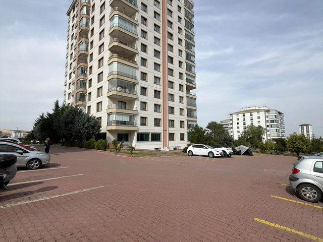 BAĞLICA'DA KIRALIK 11.KAT 3+1 DAIRE, 145M² NET, SITE İÇINDE
