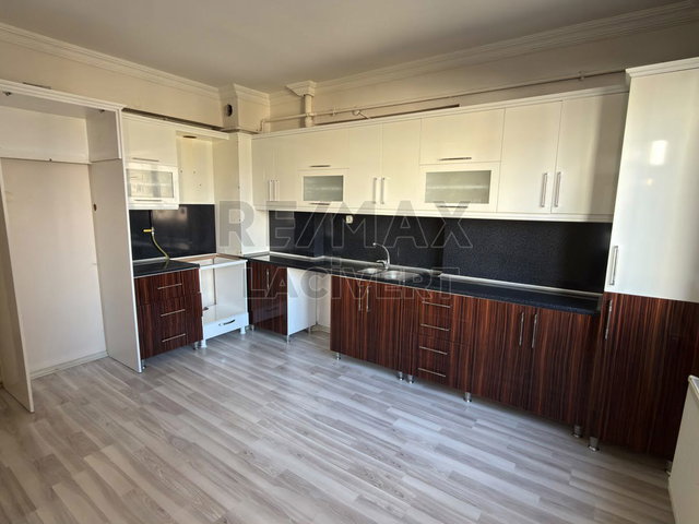 REMAX LACİVERT'TEN SARAY BOSNA'DA 4+1 KİRALIK DAİRE