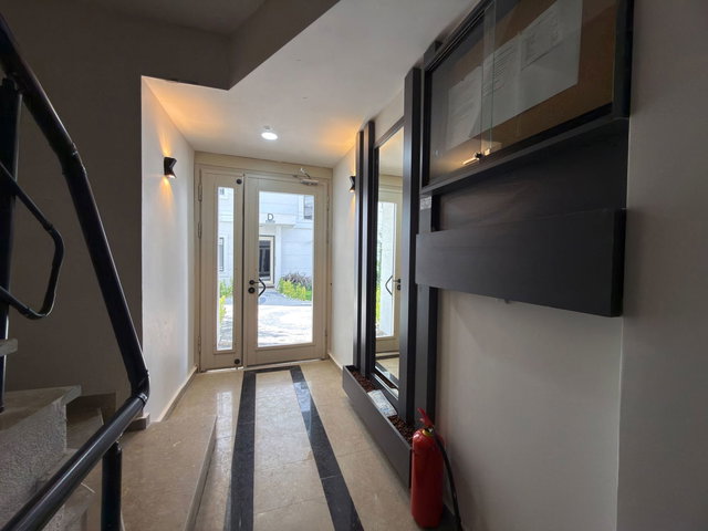 BÜYÜKÇEKMECE'DE LÜKS SİTEDE SATILIK 2+1 BAHÇE KATI - REMAX KAYA