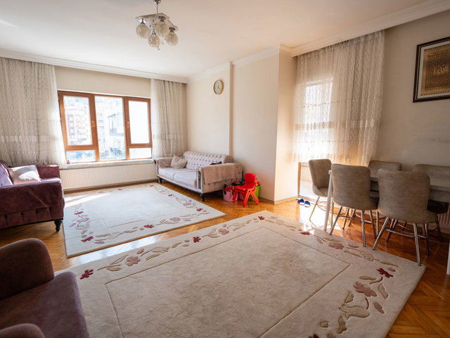 ÇANKAYA ARKA TOPRAKLIK’TA SATILIK 3+1  125 M² BRÜT 3 CEPHELİ UYGUN FİYATLI