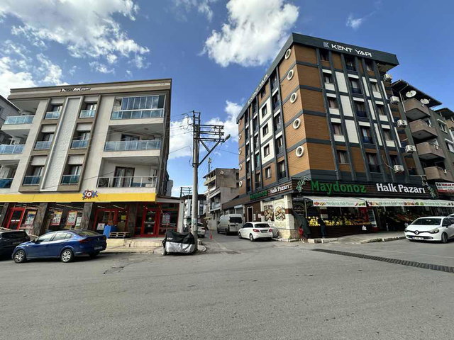 İZMİR BUCA’DA MERKEZİ KONUMLU EŞYALI 1+1 KİRALIK DAİRE