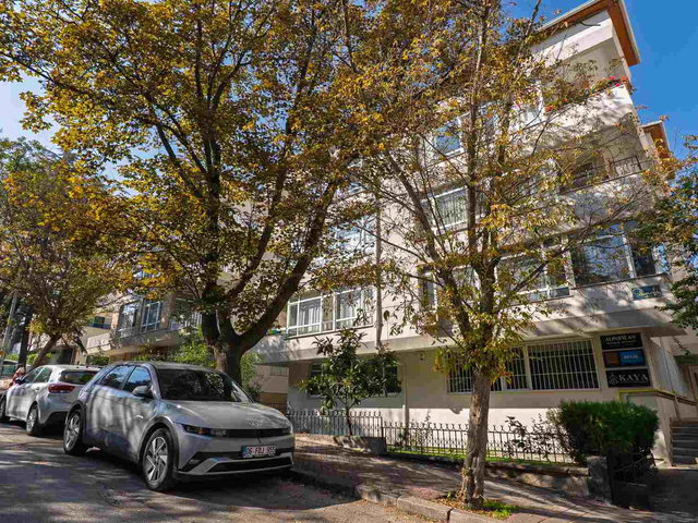 ŞÖLEN SOKAKTA SESSİZ SAKİN 1. KAT 3+1 DAİRE