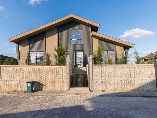GÖLBAŞI BALLIKPINAR MAH GÜZELBAHÇE VILLA SITESI SATILIK NATAMAM VILLA