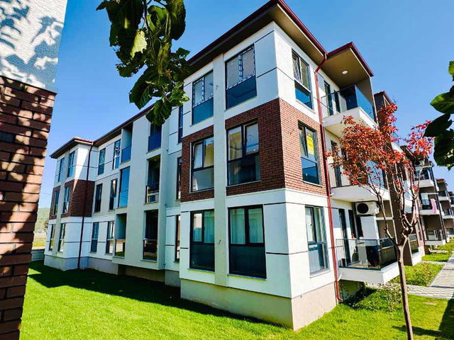 REMAX 3+1 115M² 3. KAT Y. ISITMA E. BANYOLU SITE İÇI