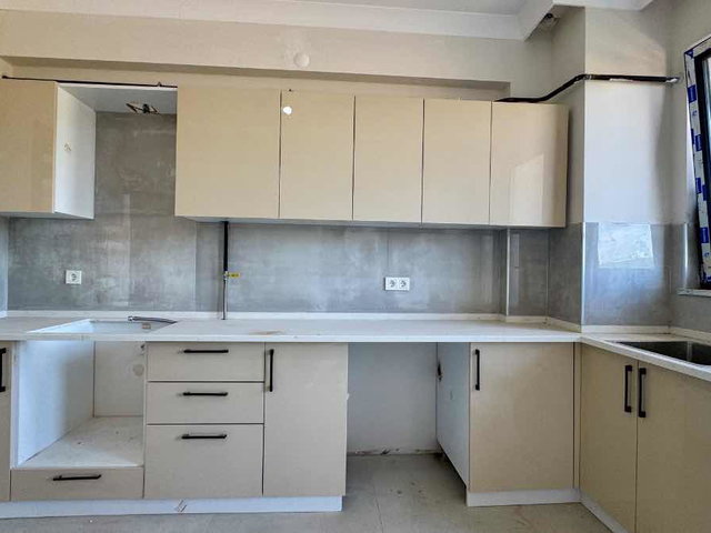 REMAX 3+1 115M² 3. KAT Y. ISITMA E. BANYOLU SITE İÇI