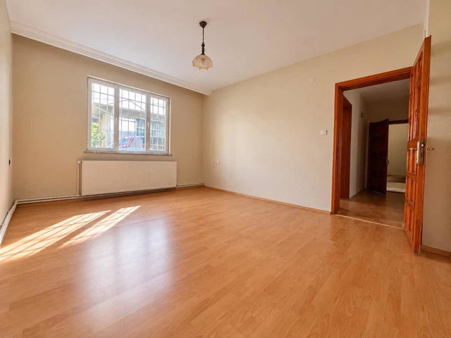 REMAX BEYAZ YUNUSELİ MAHALLESİ'NDE GİRİŞ KAT 2+1 KİRALIK DAİRE