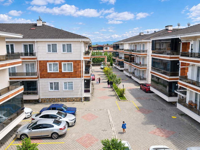 REMAX 3+1 135M² + 10M² DEPO +ANKASTRE SET SITE İÇI KREDIYE UYGUN