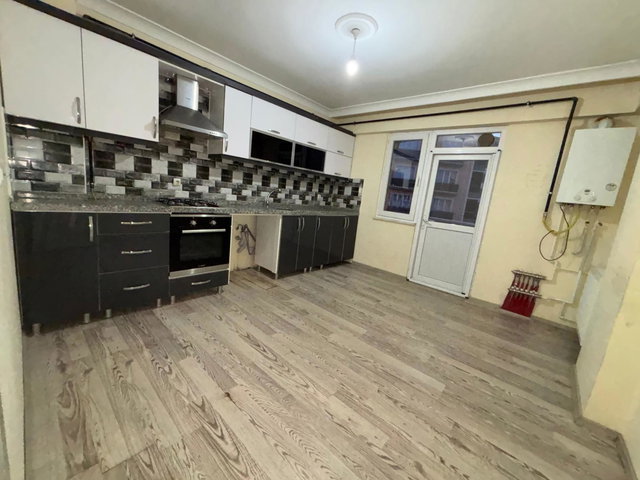 KIRIKKALE YENİMAHALLE’DE 3+1 | 130 M² | 2 BANYOLU | BALKONLU KİRALIK DAİRE