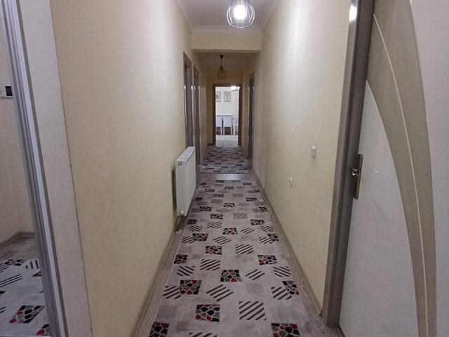 KIRIKKALE YENİMAHALLE’DE 3+1 | 130 M² | 2 BANYOLU | BALKONLU KİRALIK DAİRE