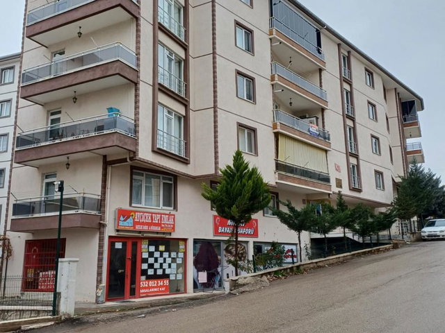 KIRIKKALE YENİMAHALLE’DE 3+1 | 130 M² | 2 BANYOLU | BALKONLU KİRALIK DAİRE