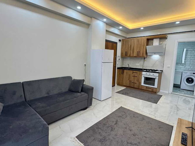 RE/MAX MUSTAFA ÖZ 2+1 65M² EŞYALI METROBÜS VALILIK ADLIYE Y. MESAFESI